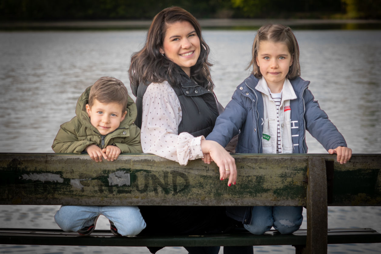 Outdoor Familienbilder vom professionellen Fotografen aus Geldern